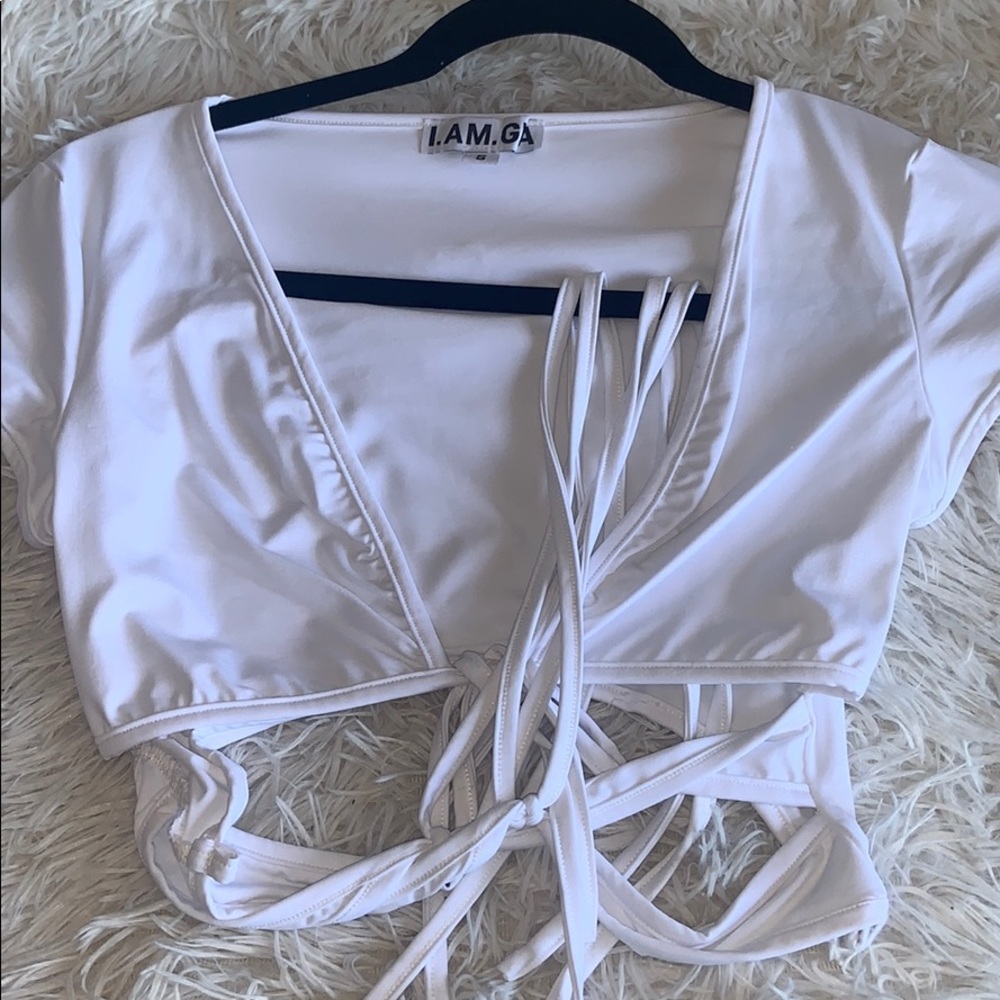 I am Gia white top
